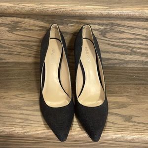 Nine West beautiful black high heels in good condition